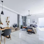 Onar House *