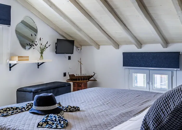 Onar House * سكوبيلوس تاون